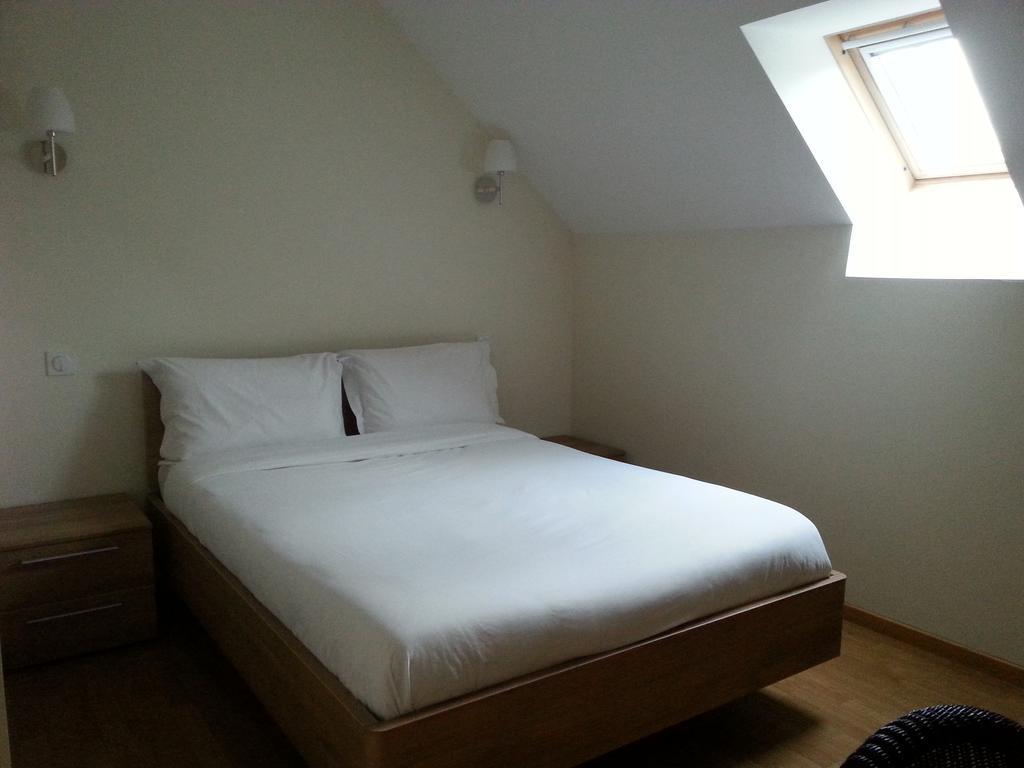 Gite Du Domaine Du Haut Perron Villa Thesee Ngoại thất bức ảnh