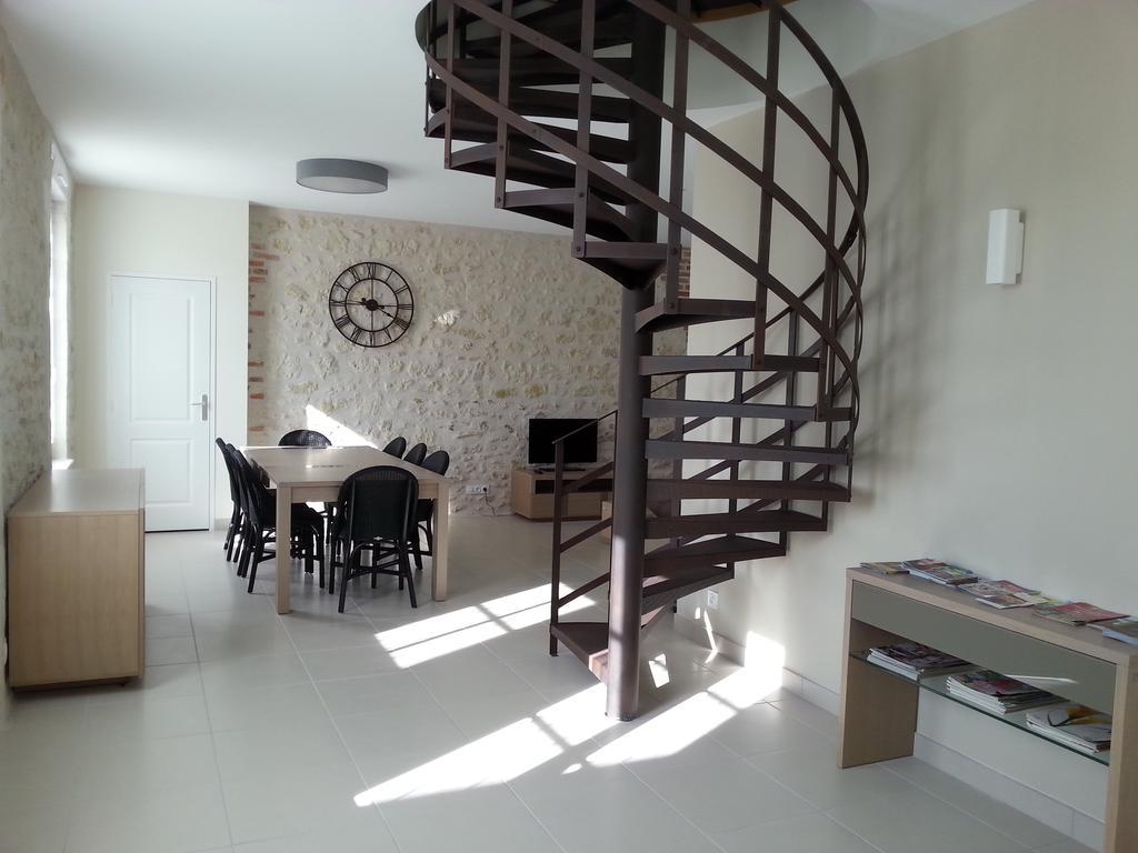 Gite Du Domaine Du Haut Perron Villa Thesee Ngoại thất bức ảnh